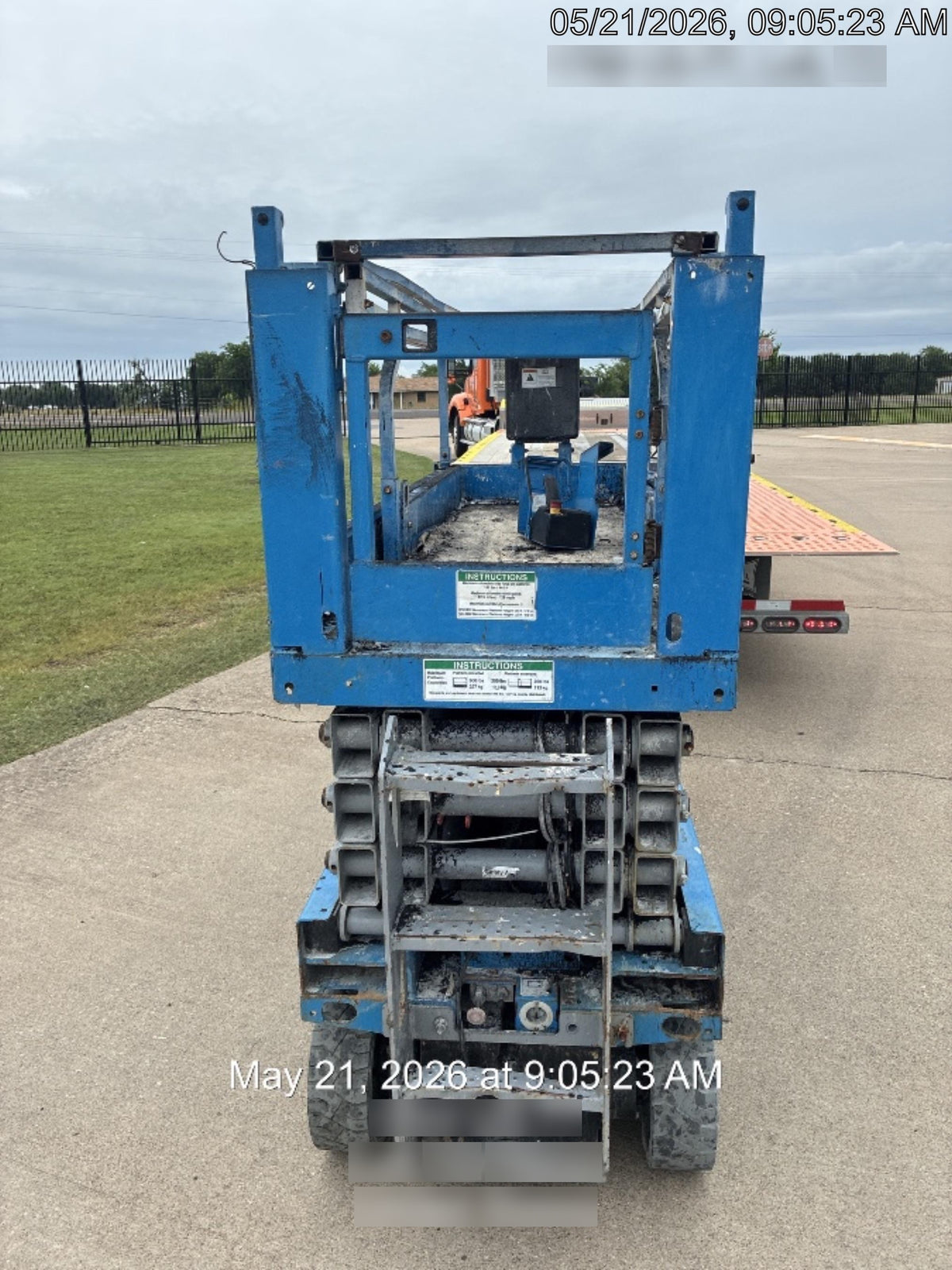 2019 Genie GS-2632 Folding rails with half height swing gate
