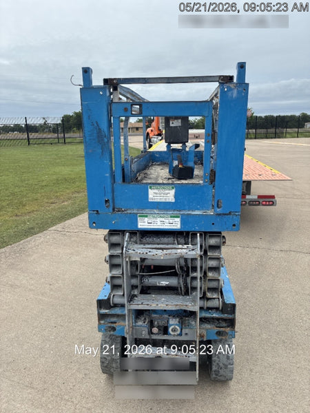 2019 Genie GS-2632 Folding rails with half height swing gate