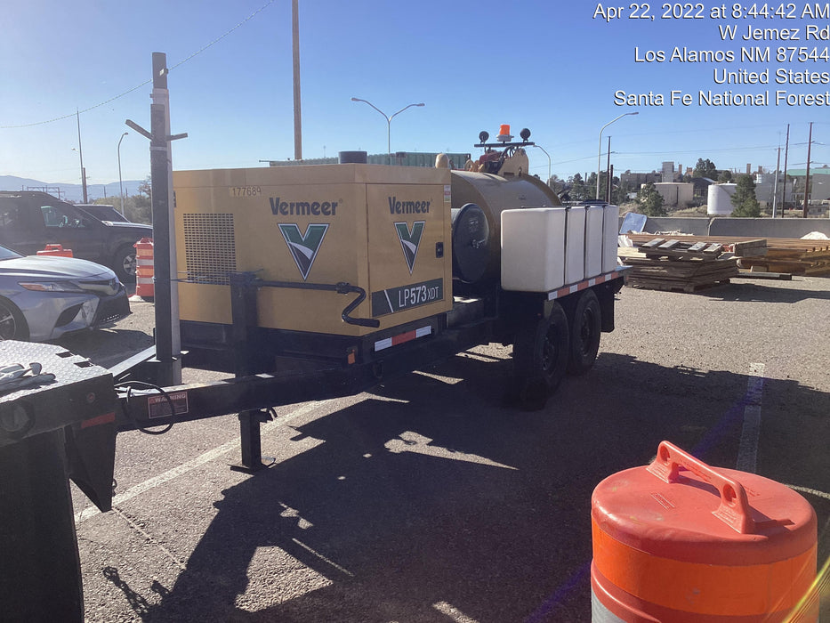 2021 Vac-Tron LP573XDT 500 Gallon Debris Tank w/ Hydraulic Tilt, two (2) 100 Gallon Water Tanks, Low Profile Torsion Axles (12,000 GVWR)