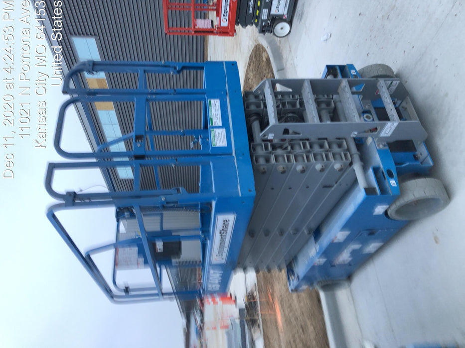 2019 Genie GS-4047 Folding rails with half height swing gate