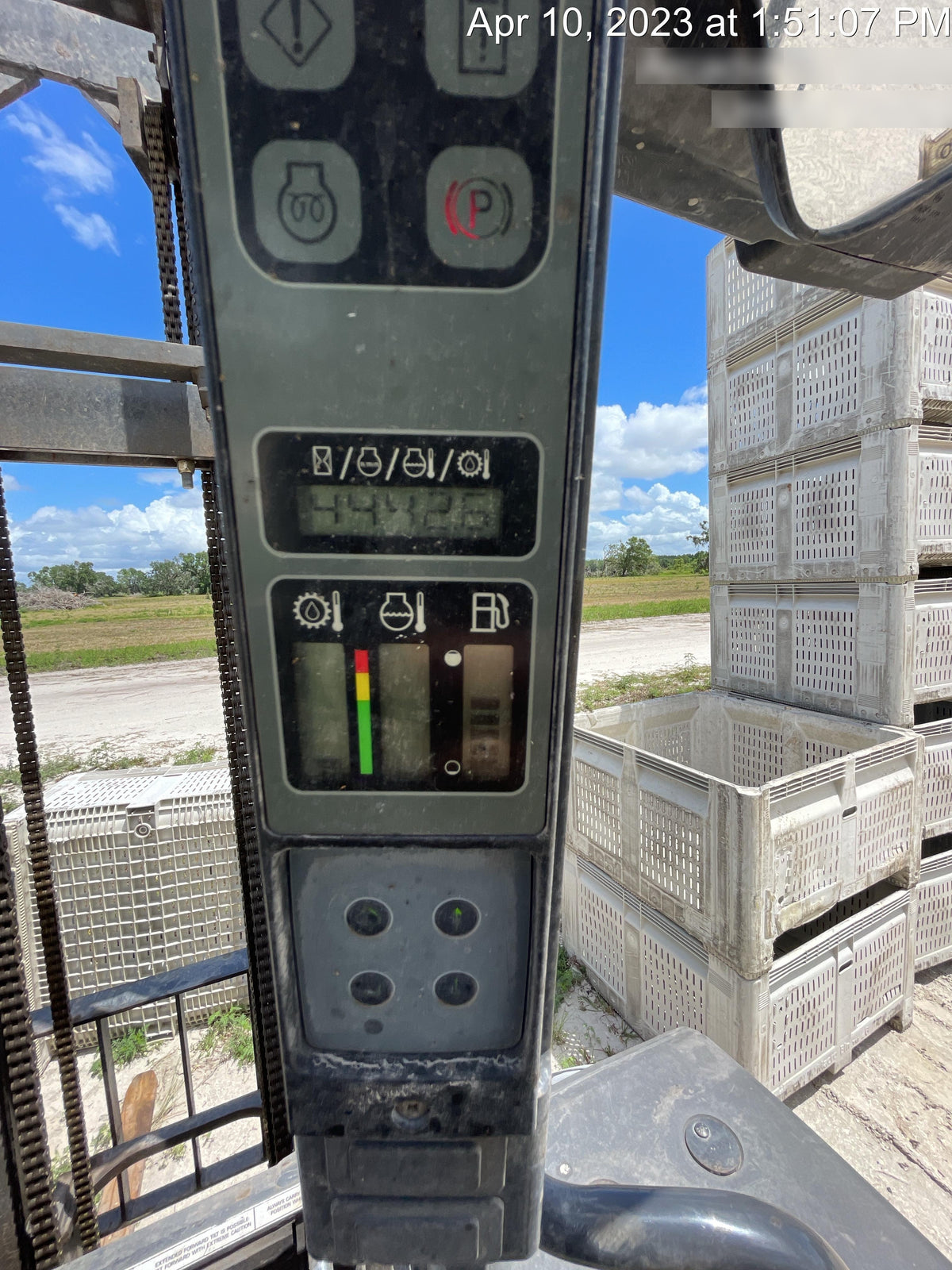 2018 CASE 586H