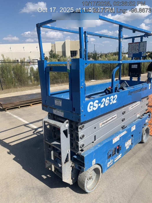 2019 Genie GS-2632 Folding rails with half height swing gate