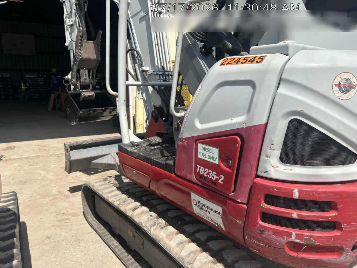 2022 TAKEUCHI TB235-2R
