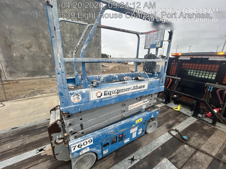 2017 Genie GS-1930 Genie GS-1930 Lift w/Fixed Rail and Chain Entry