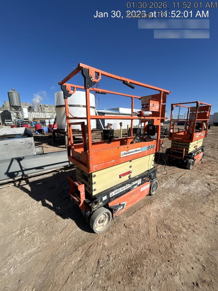 2022 JLG ES1932