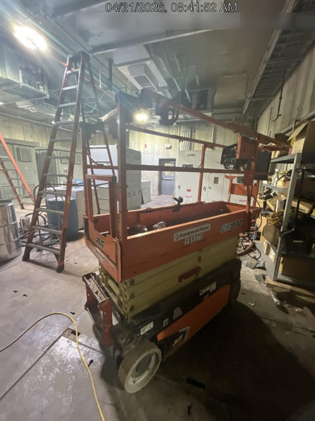 2021 JLG ES1932