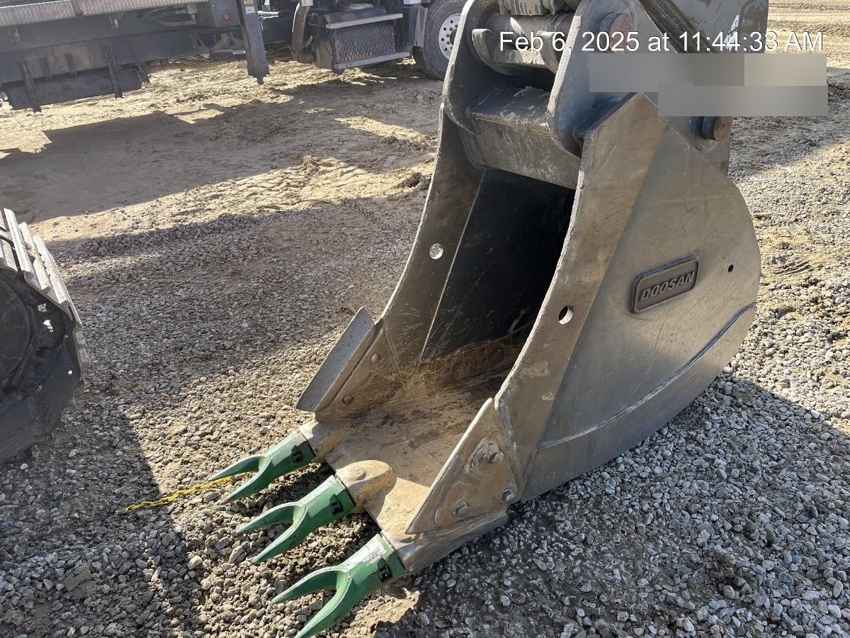 2020 DOOSAN 24" Bucket-Doosan
