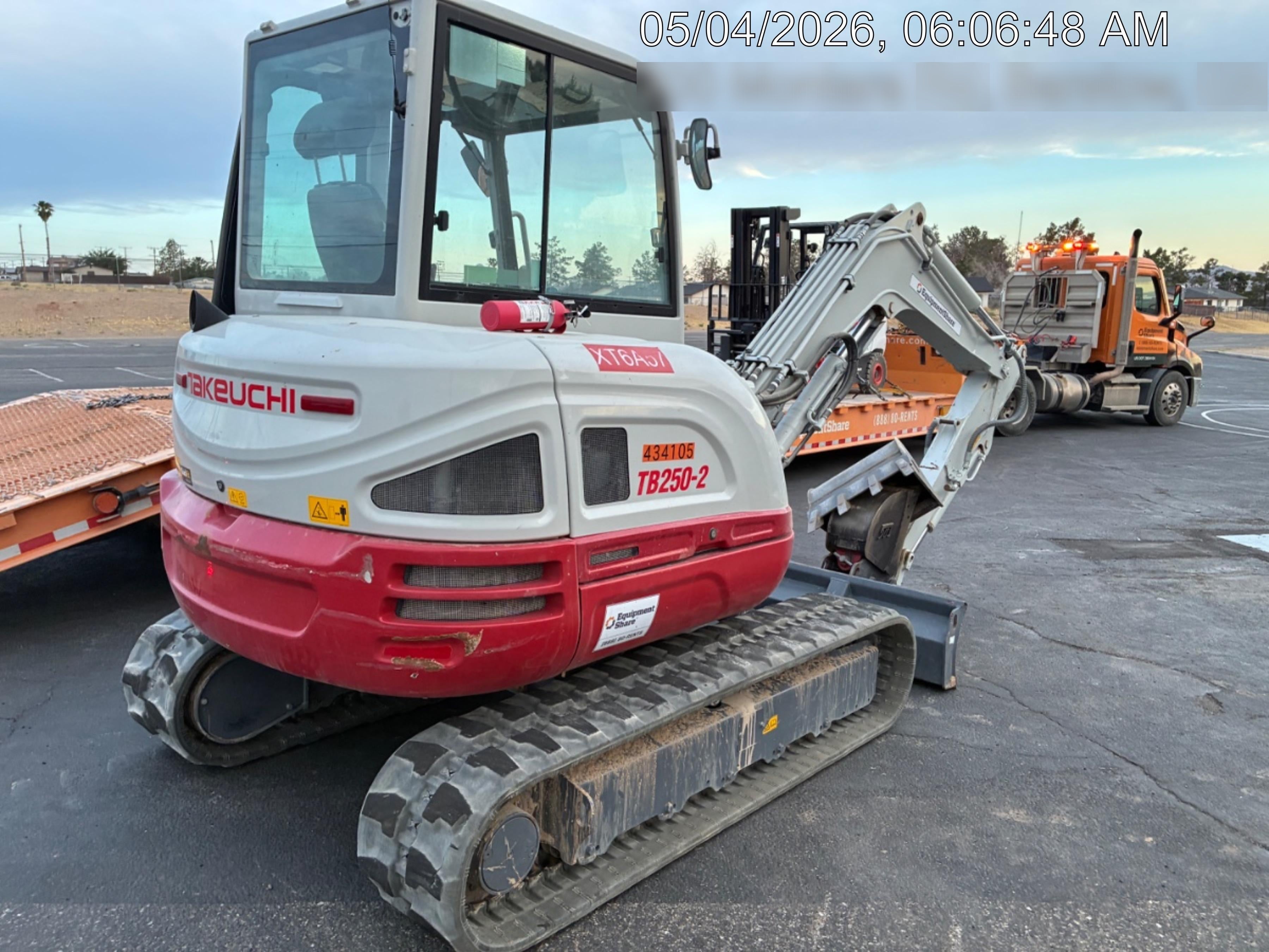 2024 TAKEUCHI TB250-2CR
