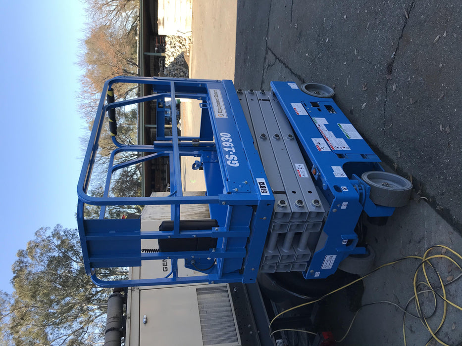 2019 Genie GS-1930 Half Height Swing Gate, 800W Inverter