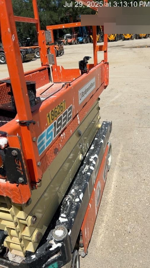 2021 JLG ES1932