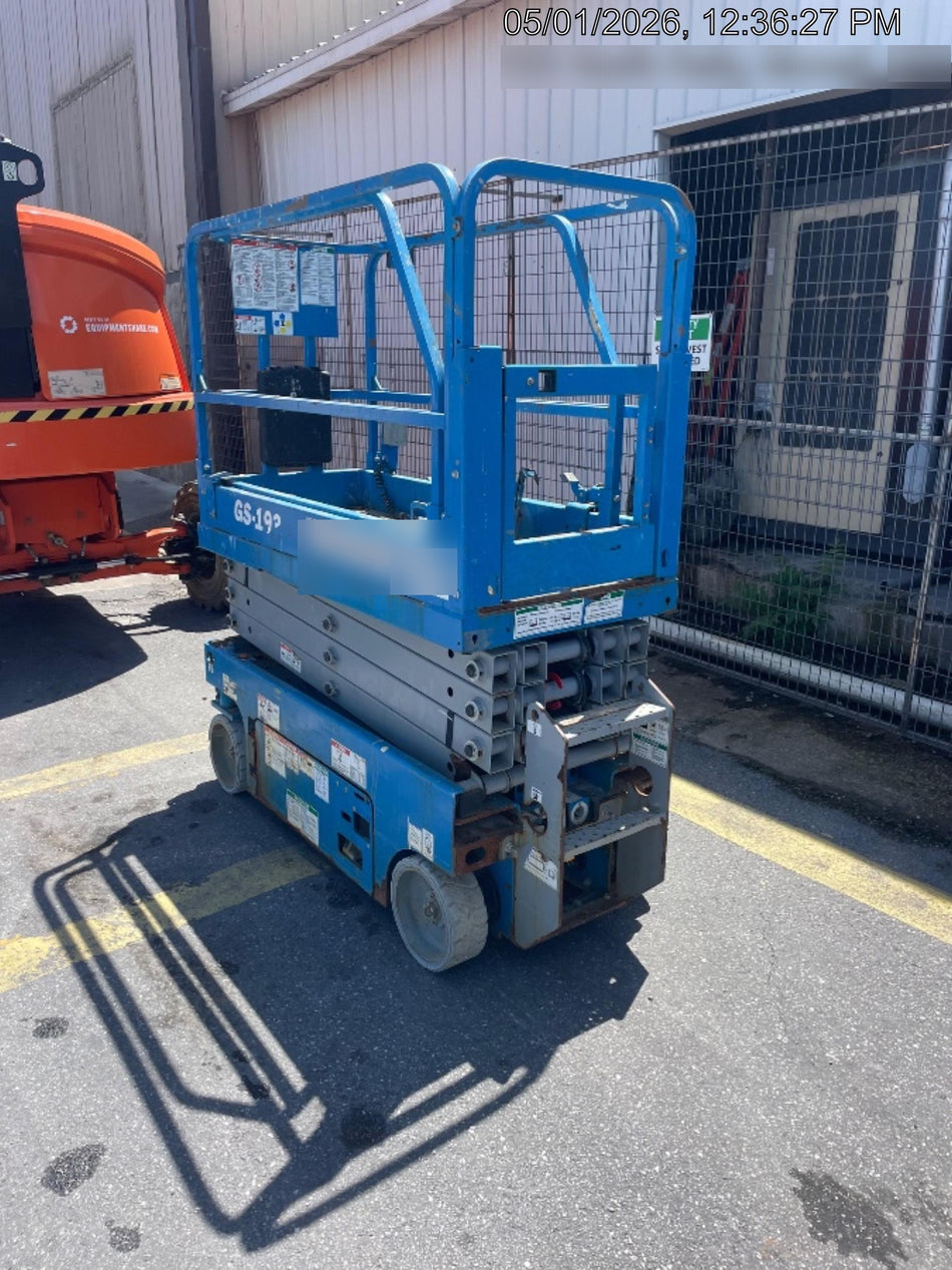 2020 Genie GS-1930 Solid Non Marking Tires, Beacon, Folding rails with half height swing gate