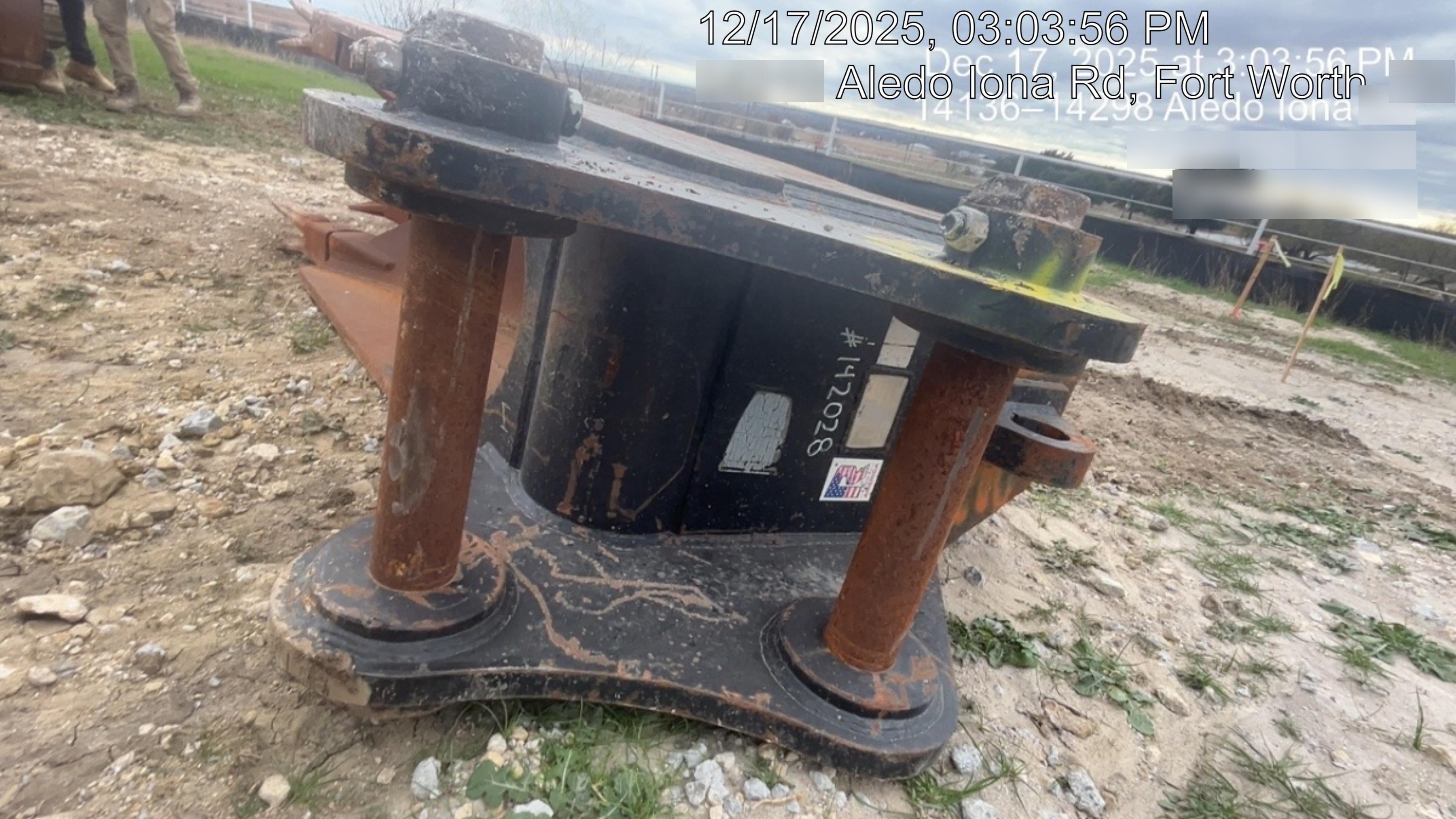 2021 ROCKLAND 30" Bucket - Rockland