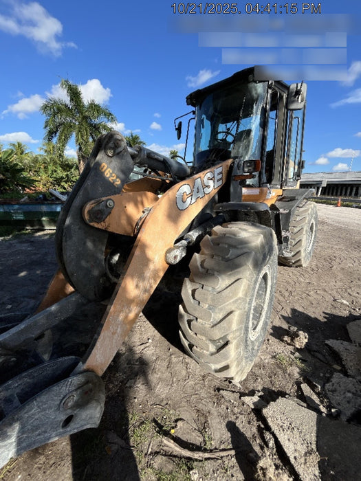 2018 Case 721G CLOSED CAB, JRB 416 STYLE HYD COUPLER