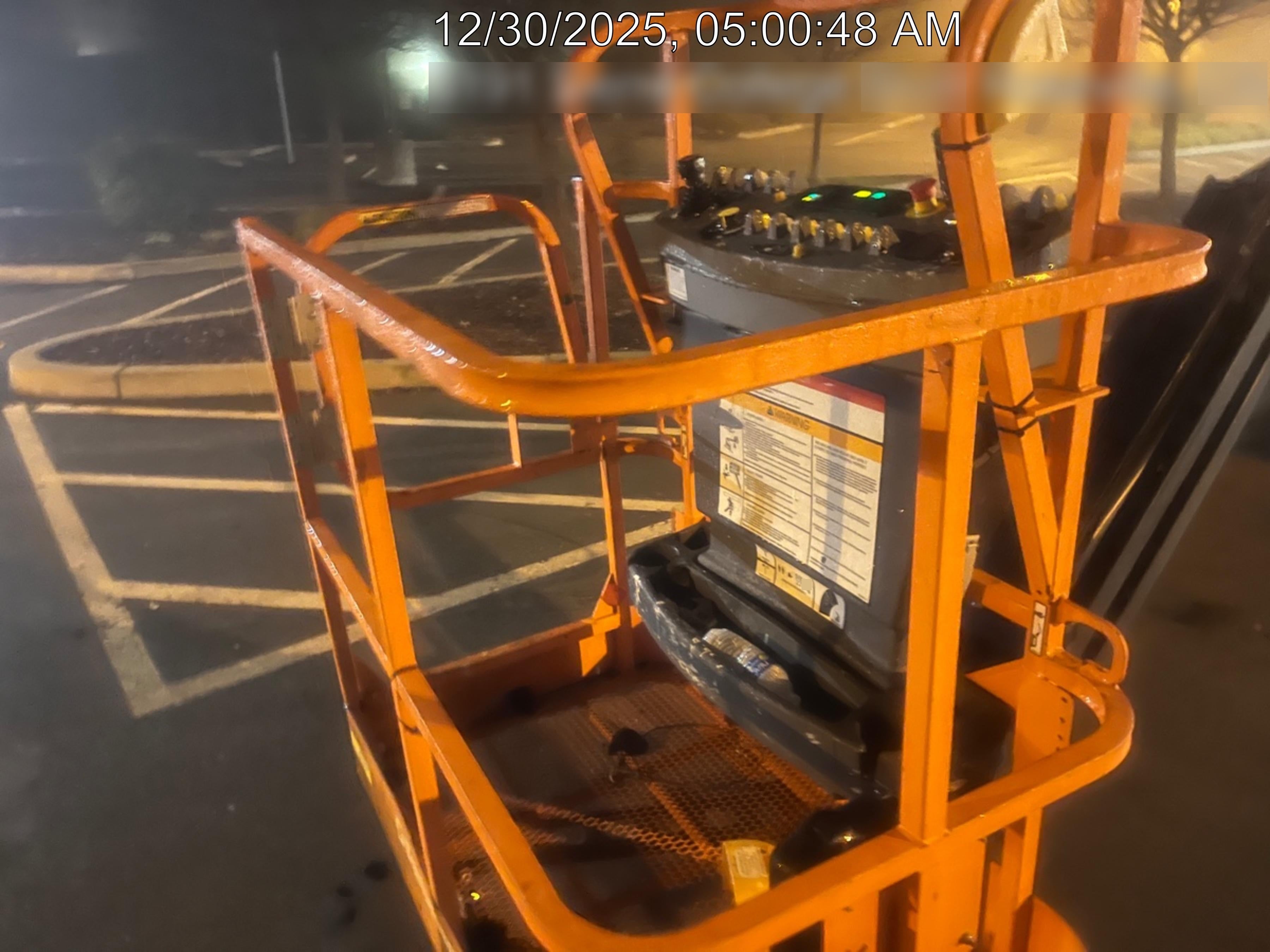 2024 JLG E400AJP Narrow
