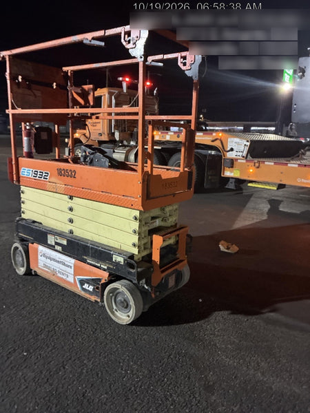 2021 JLG ES1932