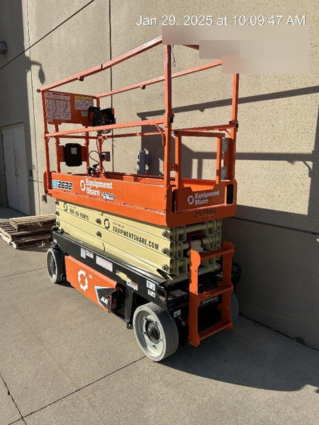 2023 JLG ES2632