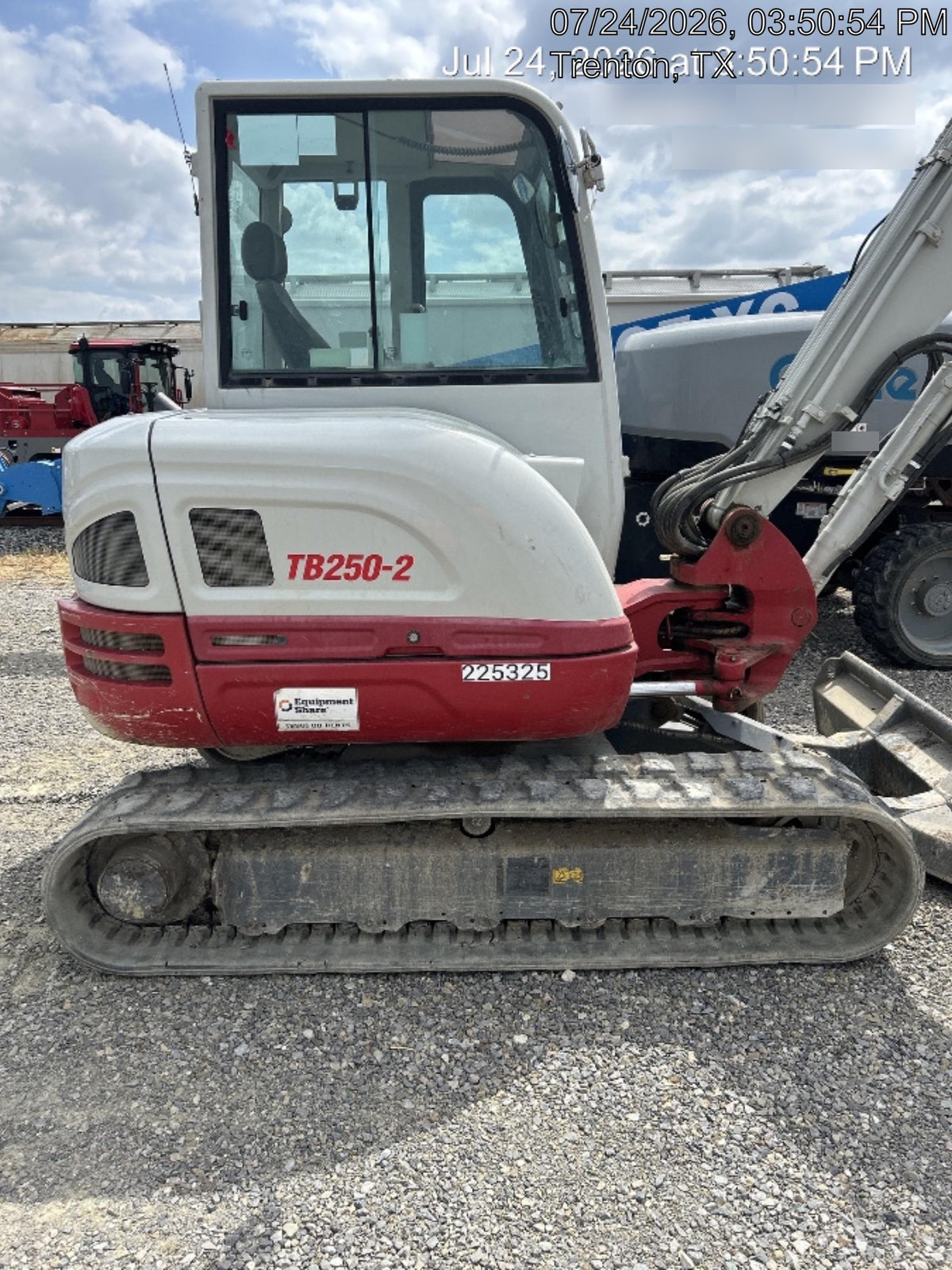 2022 TAKEUCHI TB250-2C