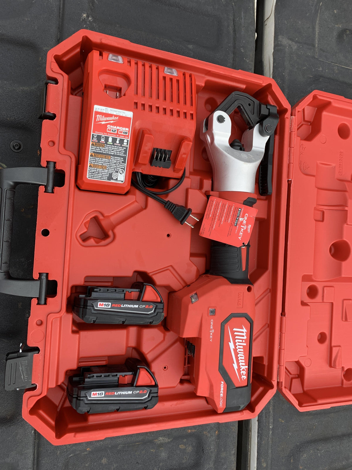 2022 MILWAUKEE 2877-22