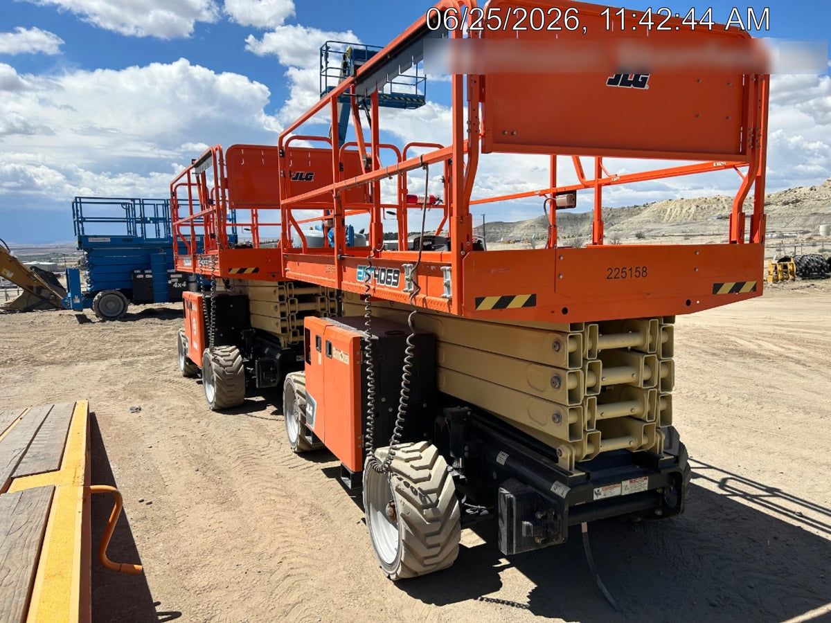 2022 JLG ERT4069