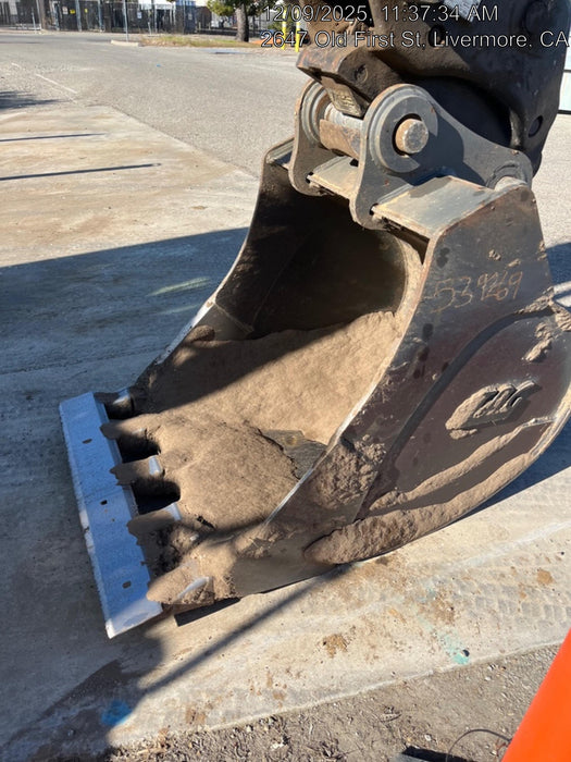 2025 JOHN DEERE 36" Bucket, Excavator 25,000 - 35,000 John Deere