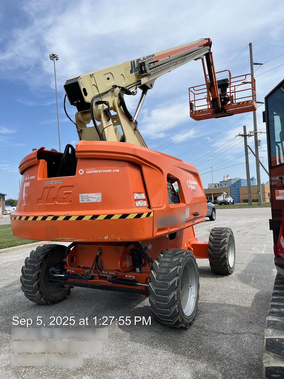 2022 JLG 660SJ