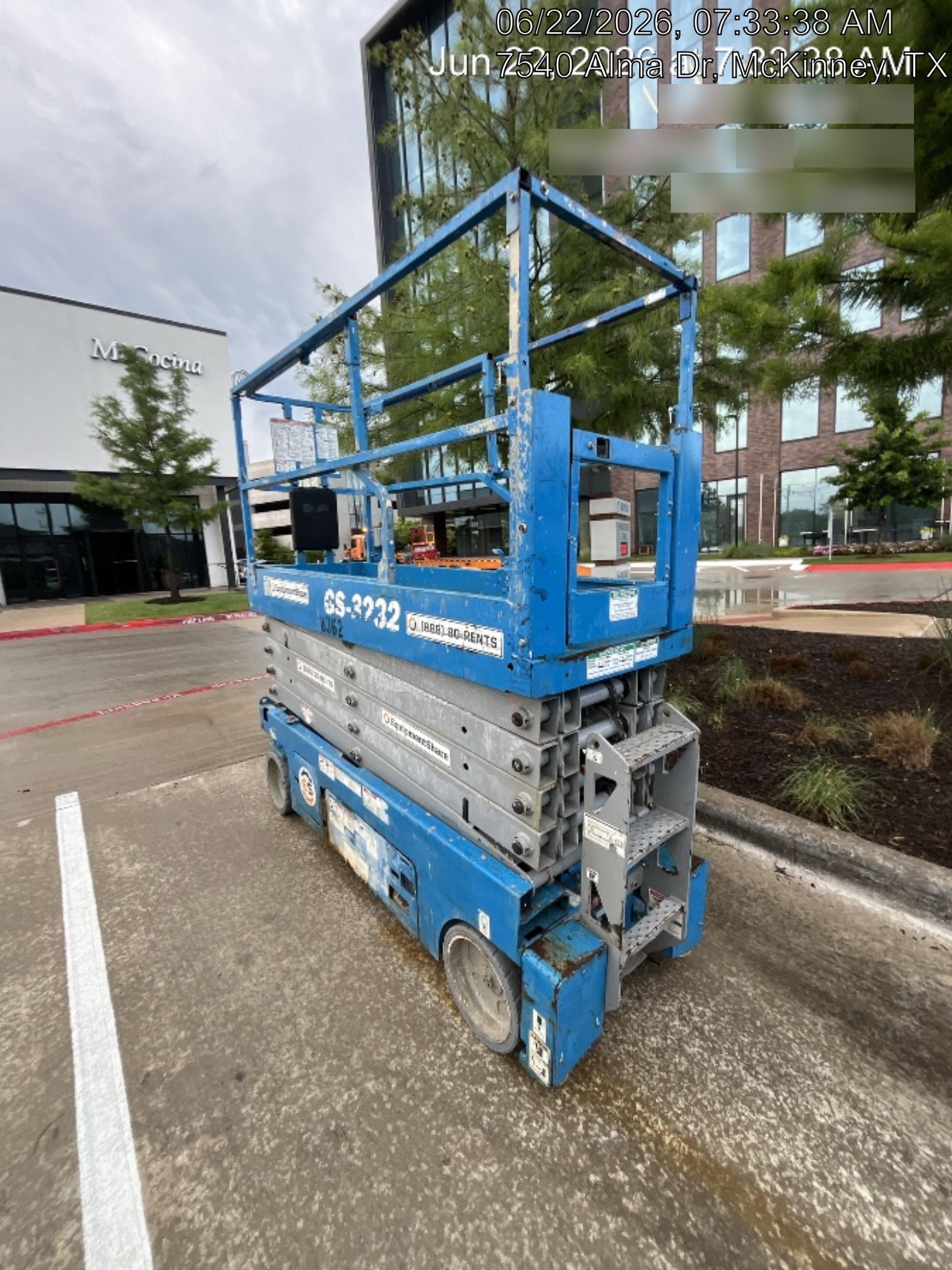 2018 Genie GS-3232 Genie GS3232 Lift w/Folding Rails and Swing Gate