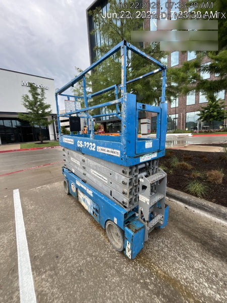 2018 Genie GS-3232 Genie GS3232 Lift w/Folding Rails and Swing Gate