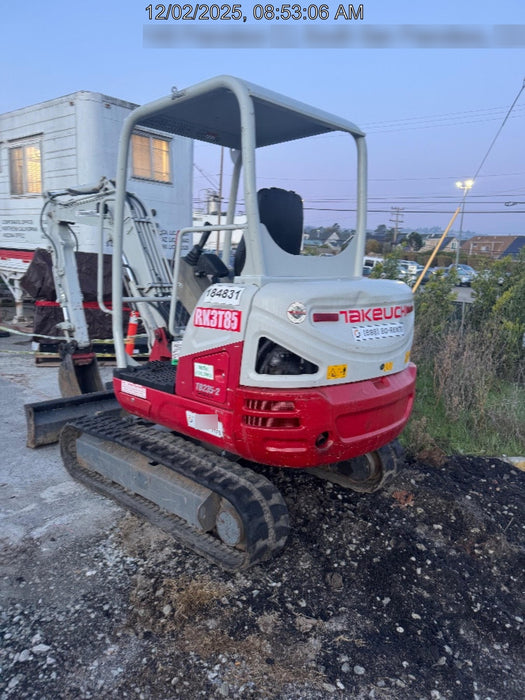 2021 TAKEUCHI TB235-2R