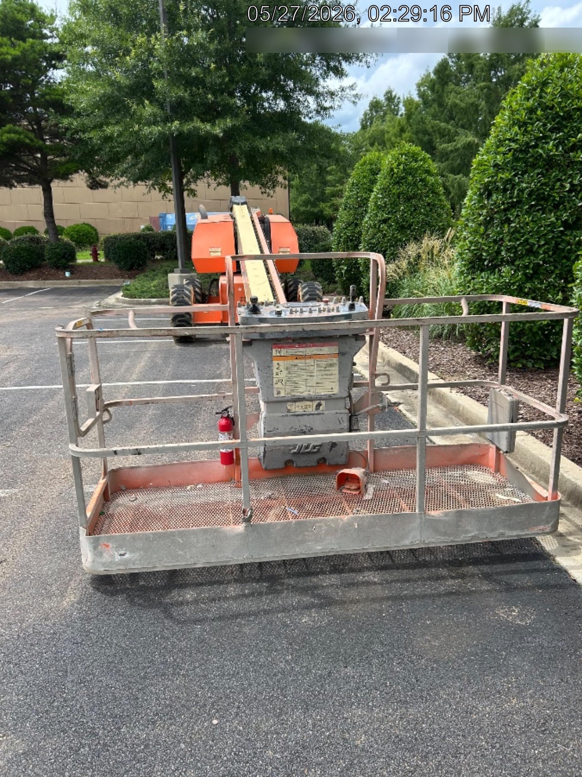 2017 JLG 660SJ