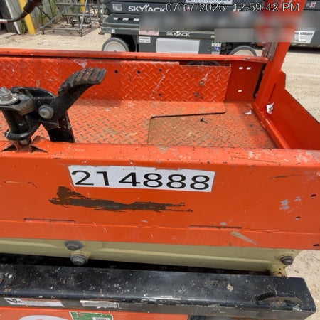 2022 JLG ES1330L