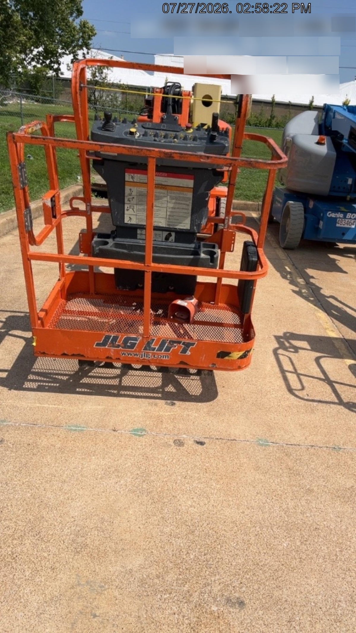 2022 JLG E400AJP Narrow