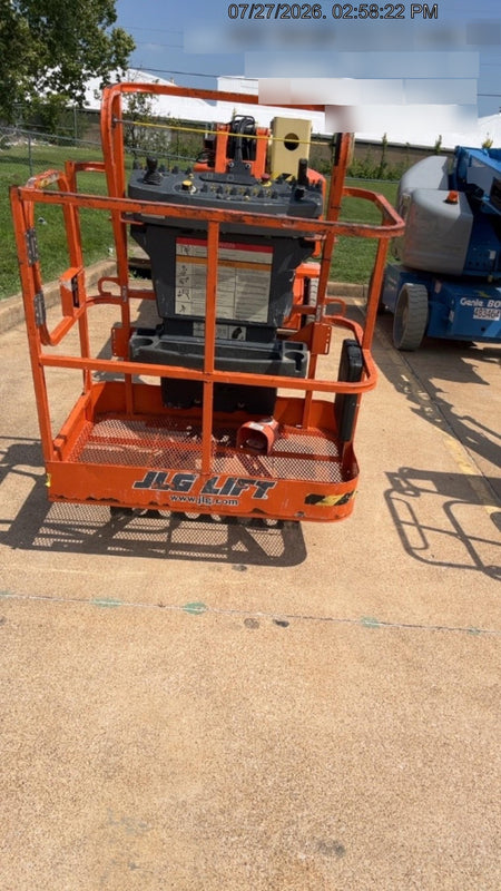 2022 JLG E400AJP Narrow