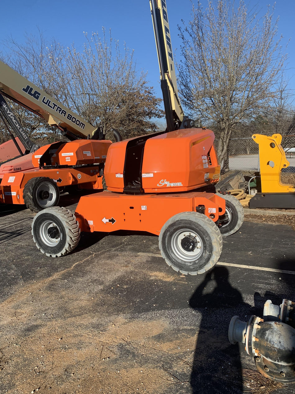 2022 JLG 400S