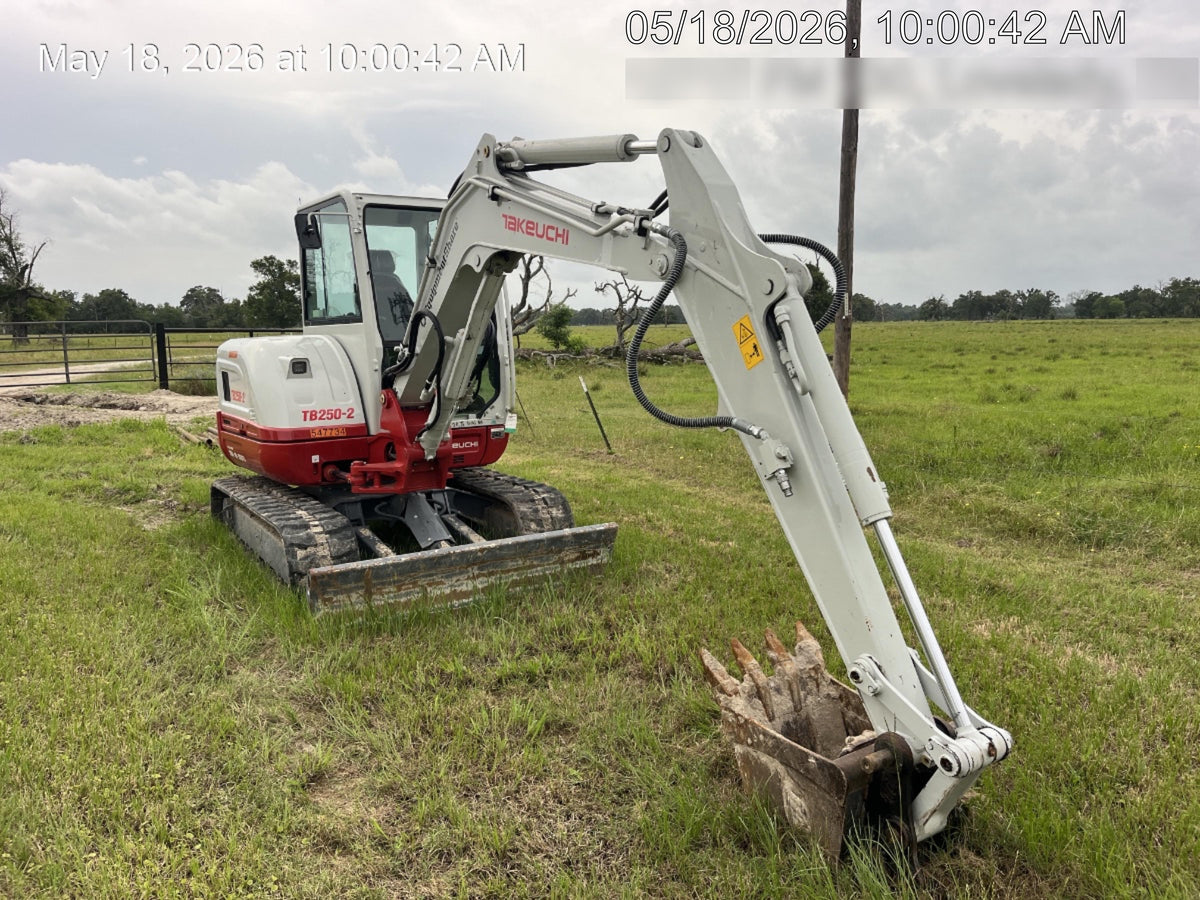 2025 TAKEUCHI TB250-2CR