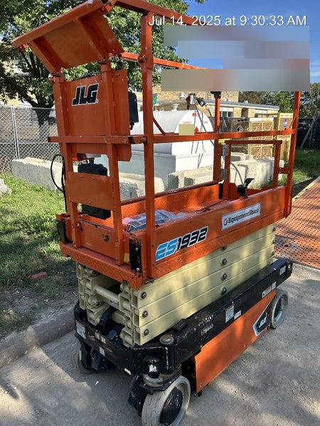 2021 JLG ES1932
