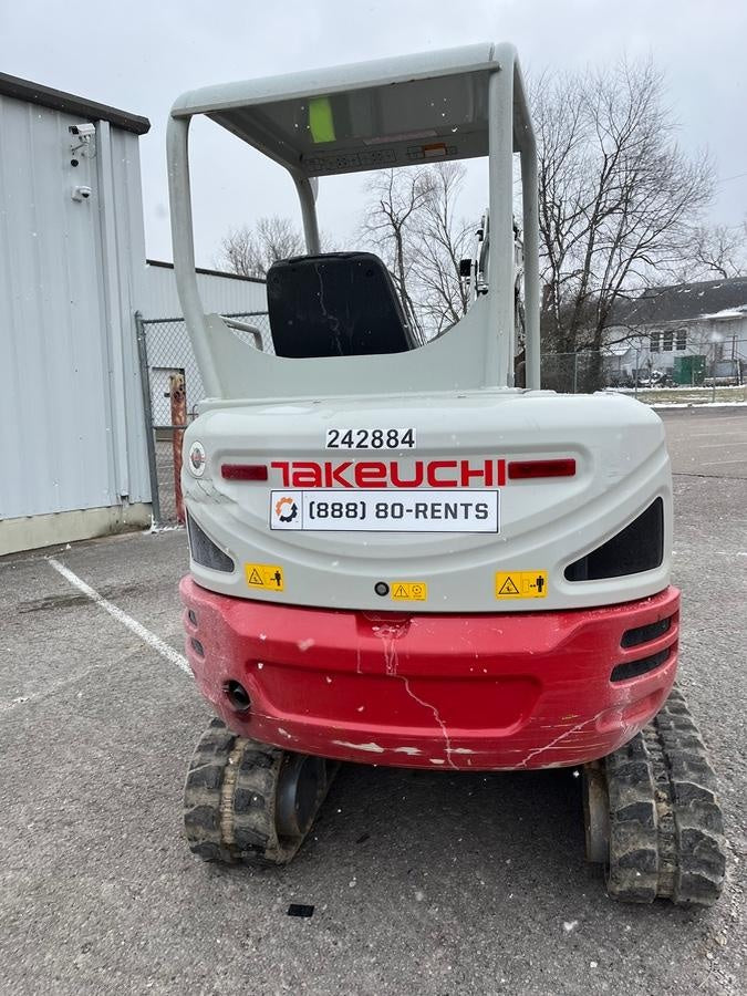 2022 TAKEUCHI TB235-2R