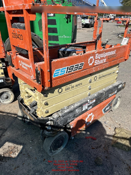 2022 JLG ES1932