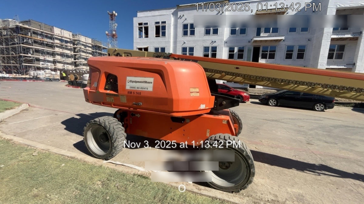 2018 JLG 660SJ