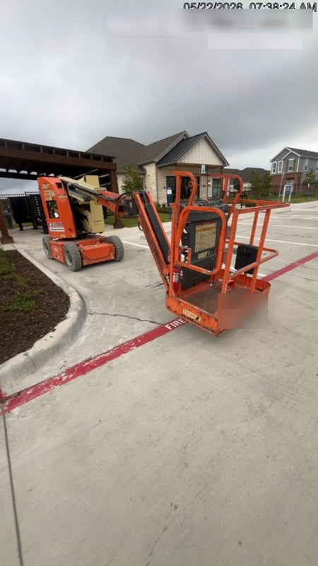 2019 JLG E300AJP
