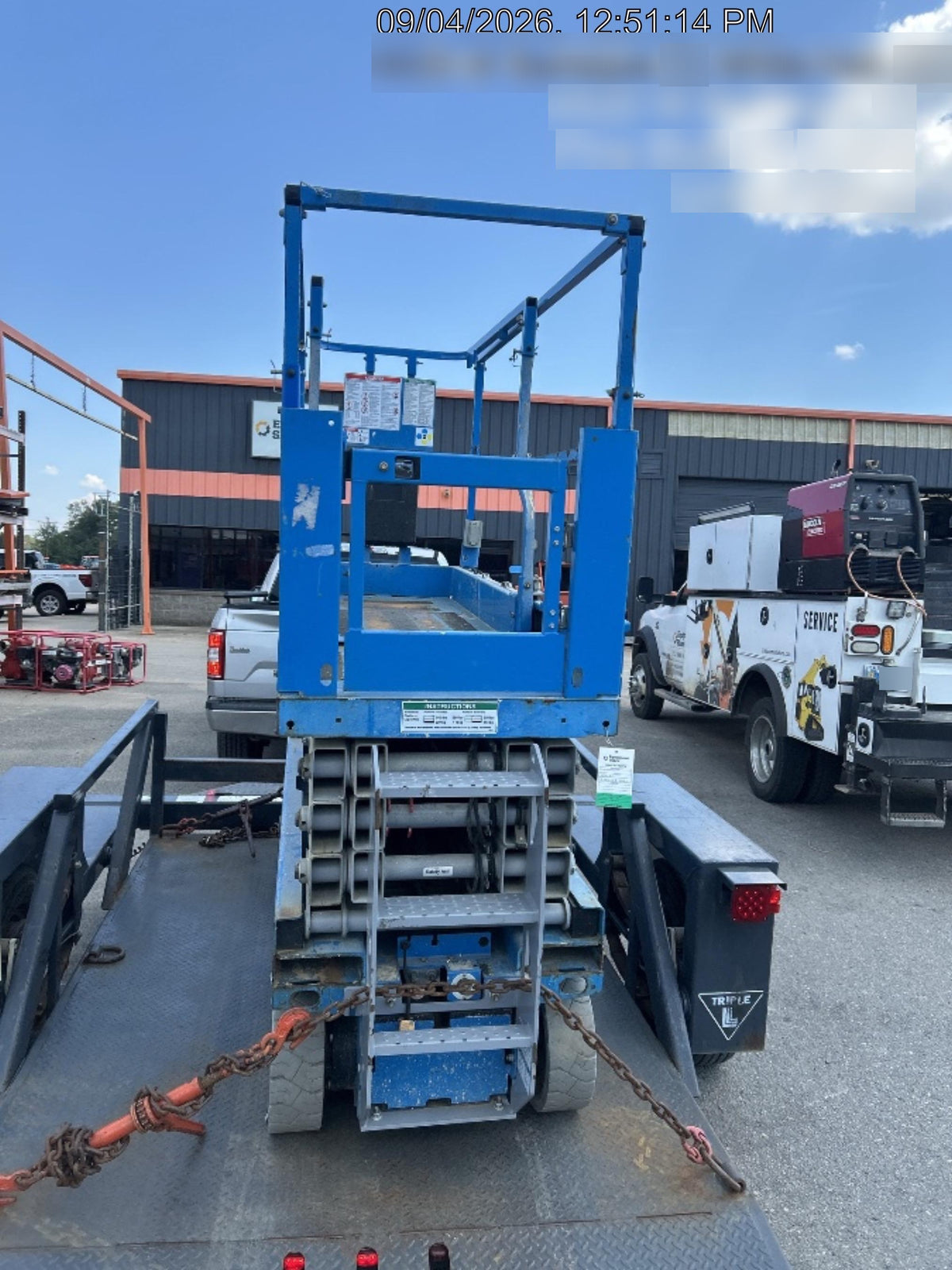 2019 Genie GS-2632 Folding rails with half height swing gate