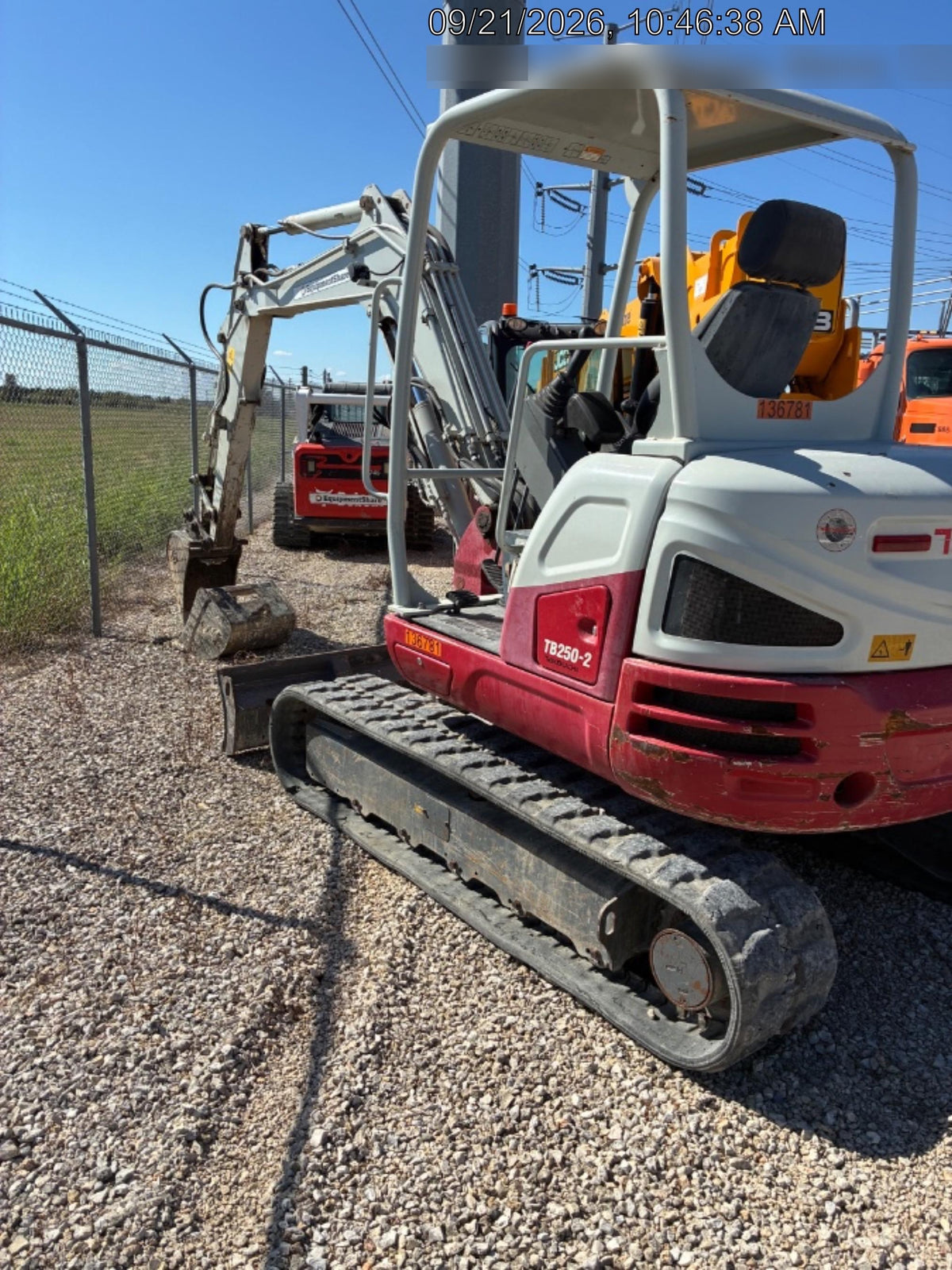 2021 TAKEUCHI TB250-2