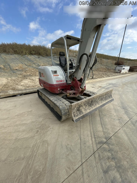 2022 TAKEUCHI TB250-2R