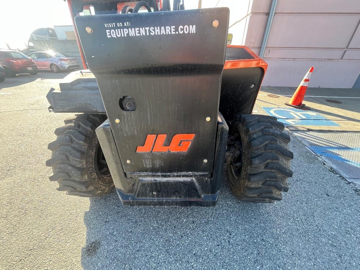 2025 JLG 519