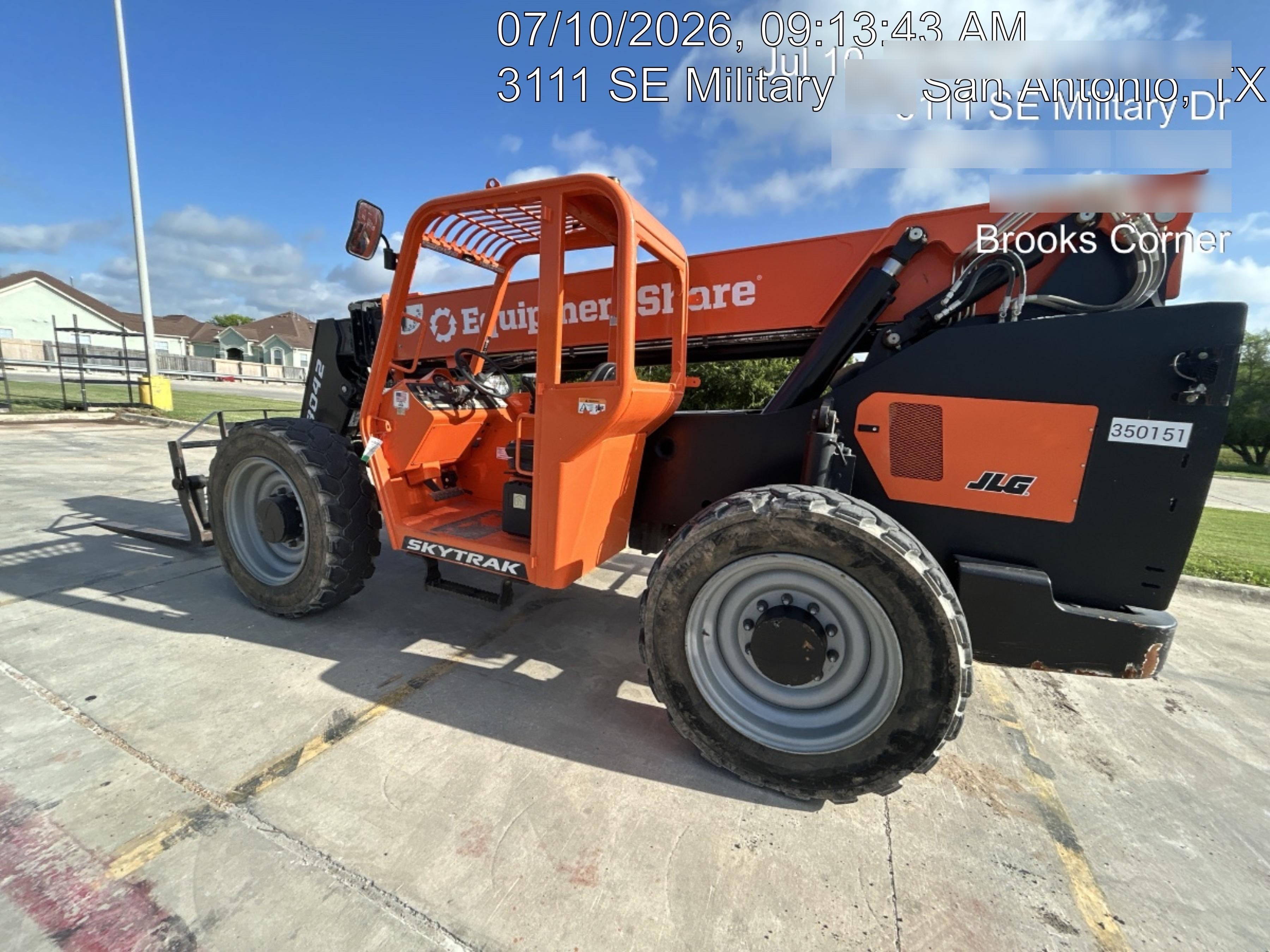 2023 SKYTRAK 8042