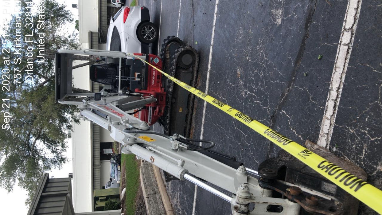 2020 TAKEUCHI TB235-2R