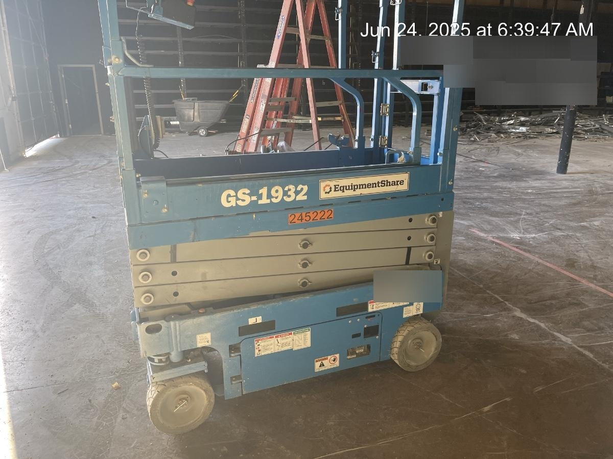 2022 GENIE GS-1932