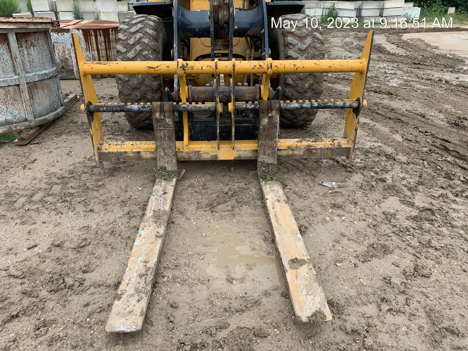 2020 JOHN DEERE 96" Loader Fork Carriage - John Deere