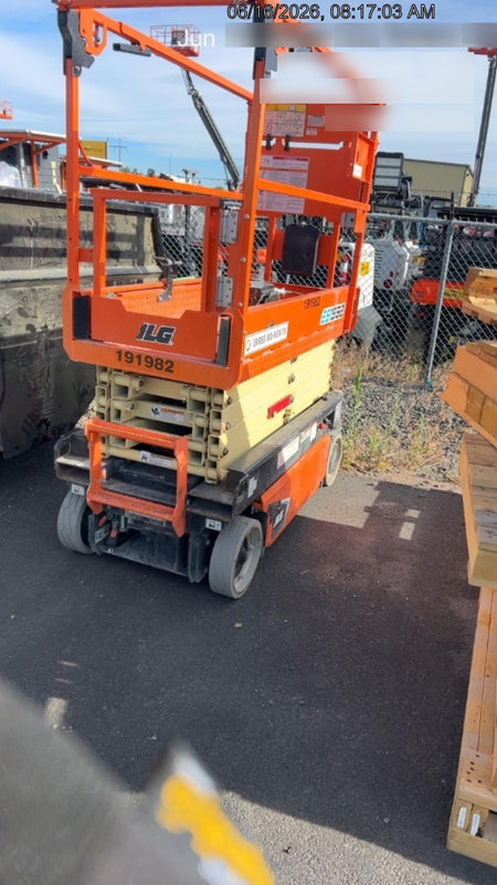 2021 JLG ES1932