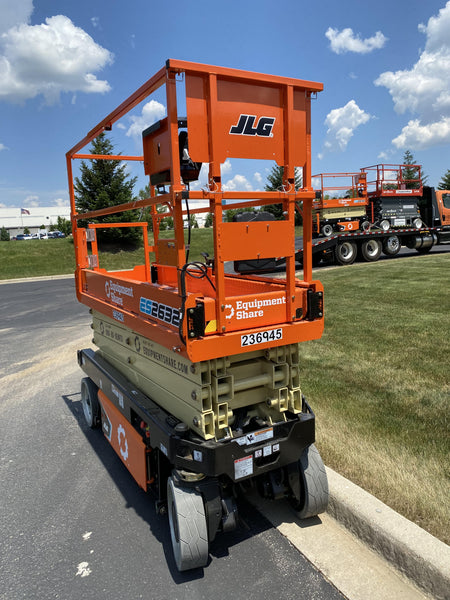 2022 JLG ES2632