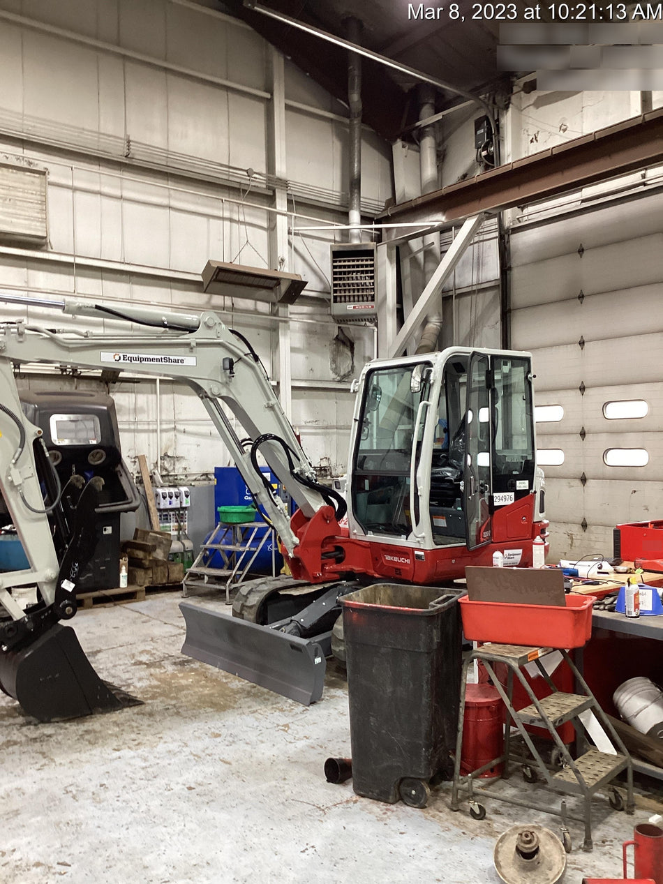 2023 TAKEUCHI TB250-2CR